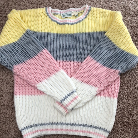 Pastel colored sweater - Picture 3 of 4